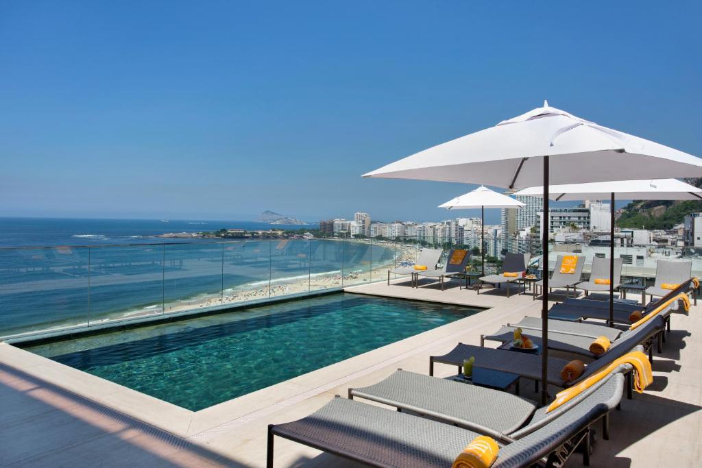 Windsor California Copacabana Hotel